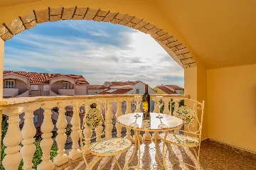 Novalja 2-Bedroom Apartment with Parking