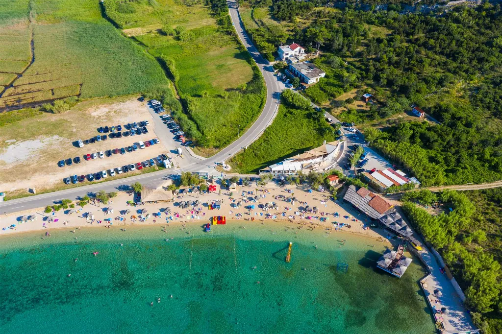 Novalja 2-Bedroom Apartment with Parking