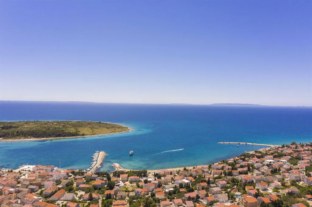 Novalja 2-Bedroom Apartment with Parking