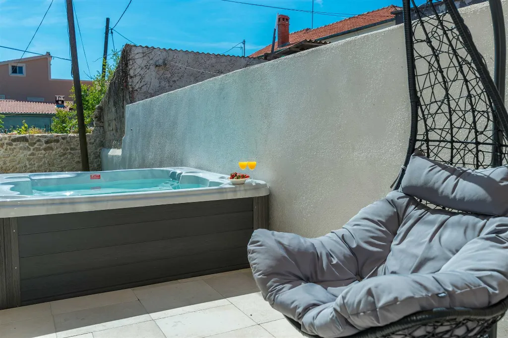 Zadar Family Villa with Jacuzzi and Patio Lounge