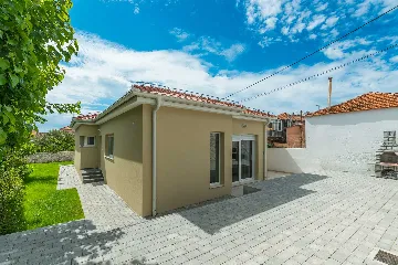 Zadar Family Villa with Jacuzzi and Patio Lounge