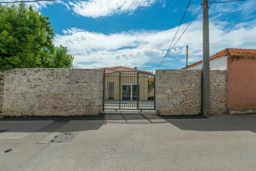 Zadar Family Villa with Jacuzzi and Patio Lounge