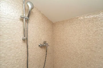 1-Bedroom Apartment in Nin with Balcony