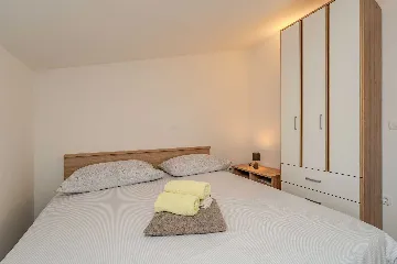 1-Bedroom Apartment in Nin with Balcony