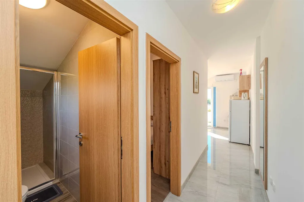 1-Bedroom Apartment in Nin with Balcony