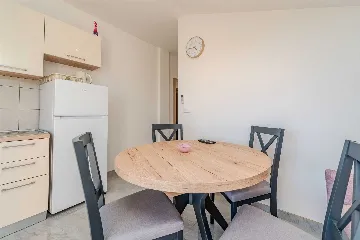 1-Bedroom Apartment in Nin with Balcony