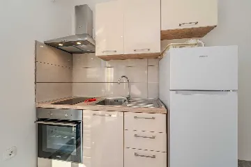 1-Bedroom Apartment in Nin with Balcony