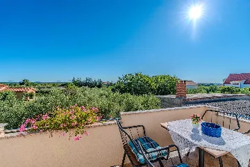 One-Bedroom Apartment in Nin with Balcony
