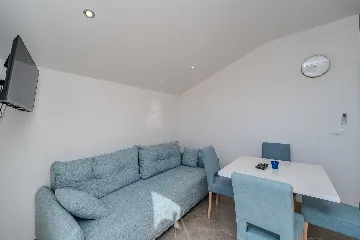 One-Bedroom Apartment in Nin with Balcony