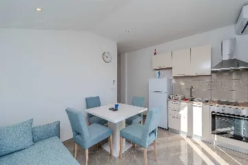 One-Bedroom Apartment in Nin with Balcony