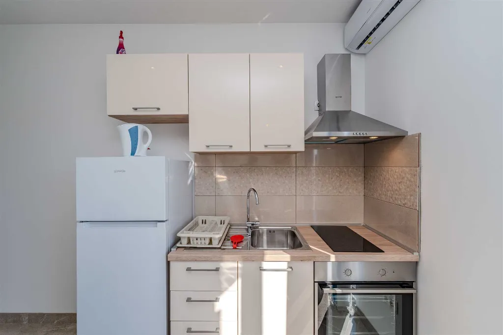 One-Bedroom Apartment in Nin with Balcony