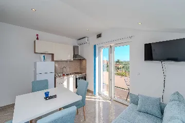 One-Bedroom Apartment in Nin with Balcony