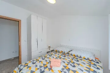 One-Bedroom Apartment in Nin with Balcony