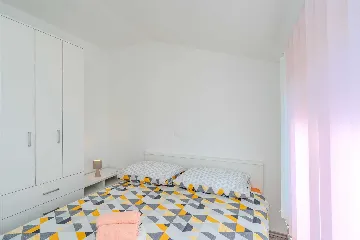 One-Bedroom Apartment in Nin with Balcony