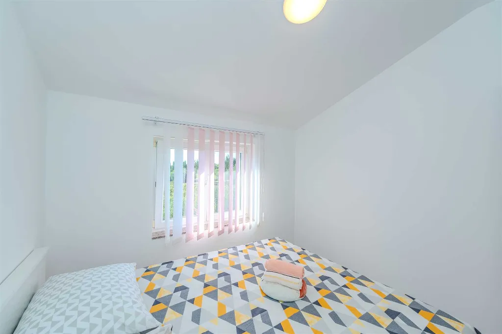 One-Bedroom Apartment in Nin with Balcony