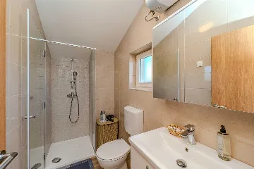 One-Bedroom Apartment in Nin with Balcony