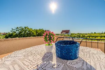 One-Bedroom Apartment in Nin with Balcony