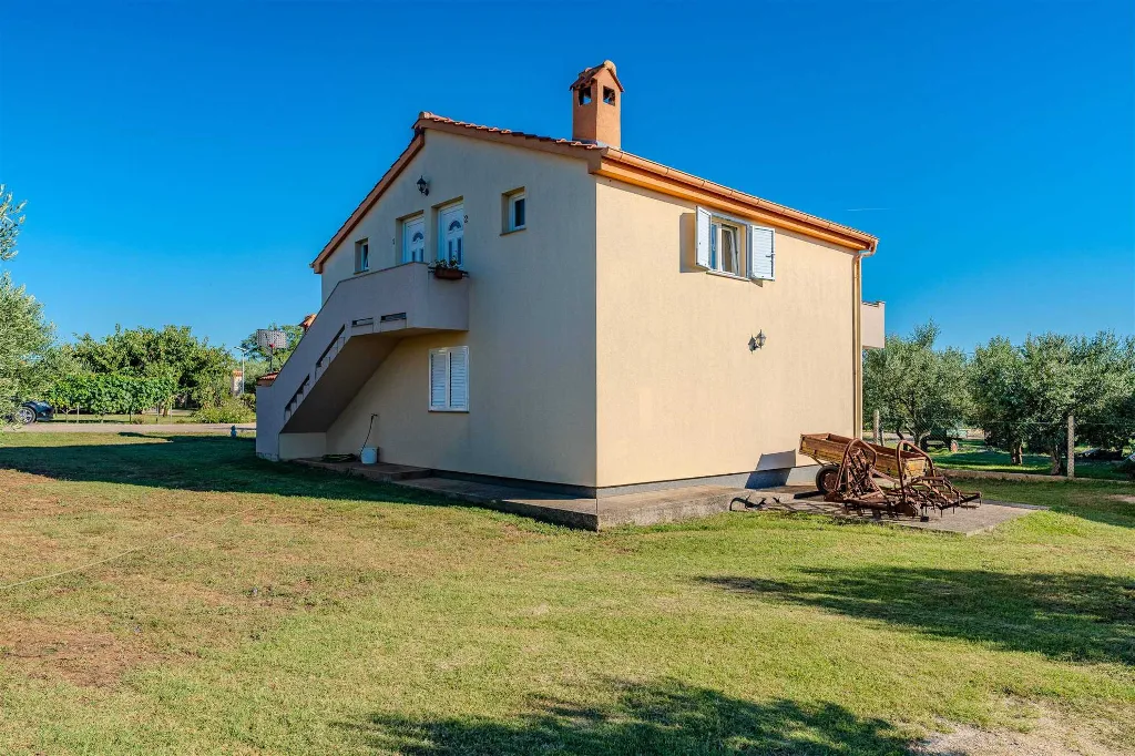 One-Bedroom Apartment in Nin with Balcony