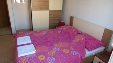 1-Bedroom Apartment in Novalja for 2–4 Guests