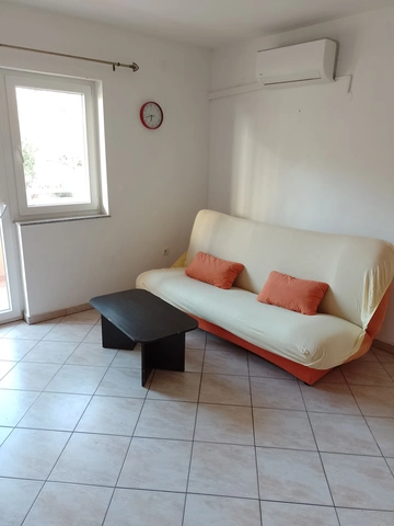 1-Bedroom Apartment in Novalja for 2–4 Guests