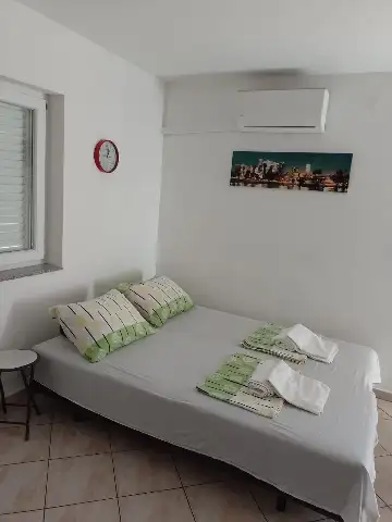 One-Bedroom Apartment in Novalja with Private Parking