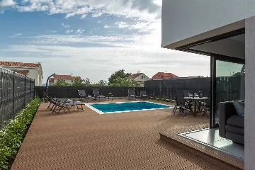 Villa in Pakoštane for 6–8 Guests with Heated Pool