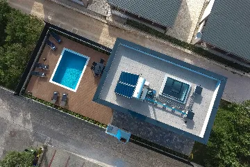 Villa in Pakoštane for 6–8 Guests with Heated Pool