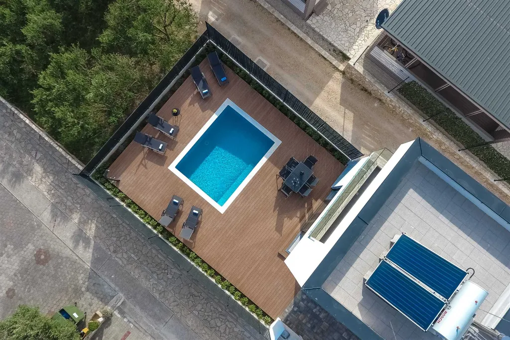 Villa in Pakoštane for 6–8 Guests with Heated Pool
