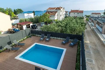 Villa in Pakoštane for 6–8 Guests with Heated Pool