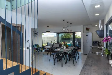 Villa in Pakoštane for 6–8 Guests with Heated Pool