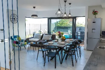 Villa in Pakoštane for 6–8 Guests with Heated Pool