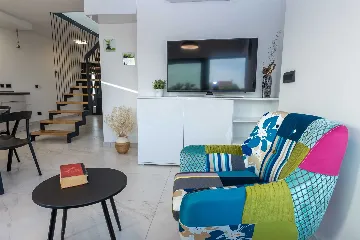 Villa in Pakoštane for 6–8 Guests with Heated Pool