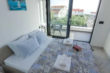 Villa in Pakoštane for 6–8 Guests with Heated Pool