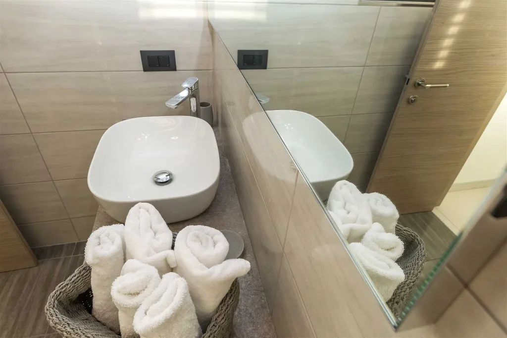 Villa in Pakoštane for 6–8 Guests with Heated Pool