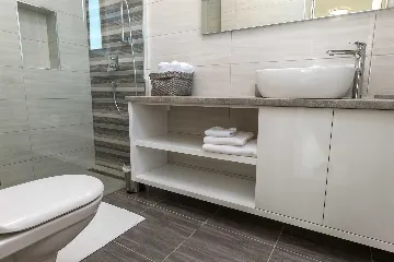 Villa in Pakoštane for 6–8 Guests with Heated Pool