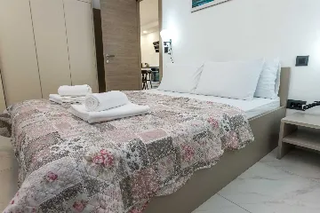 Villa in Pakoštane for 6–8 Guests with Heated Pool