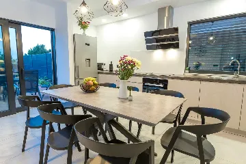 Villa in Pakoštane for 6–8 Guests with Heated Pool