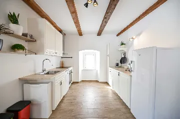 3-Bedroom Villa in Hreljin for Up to 6 Guests