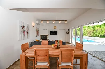 3-Bedroom Villa in Hreljin for Up to 6 Guests