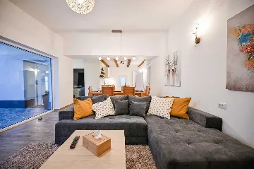 3-Bedroom Villa in Hreljin for Up to 6 Guests