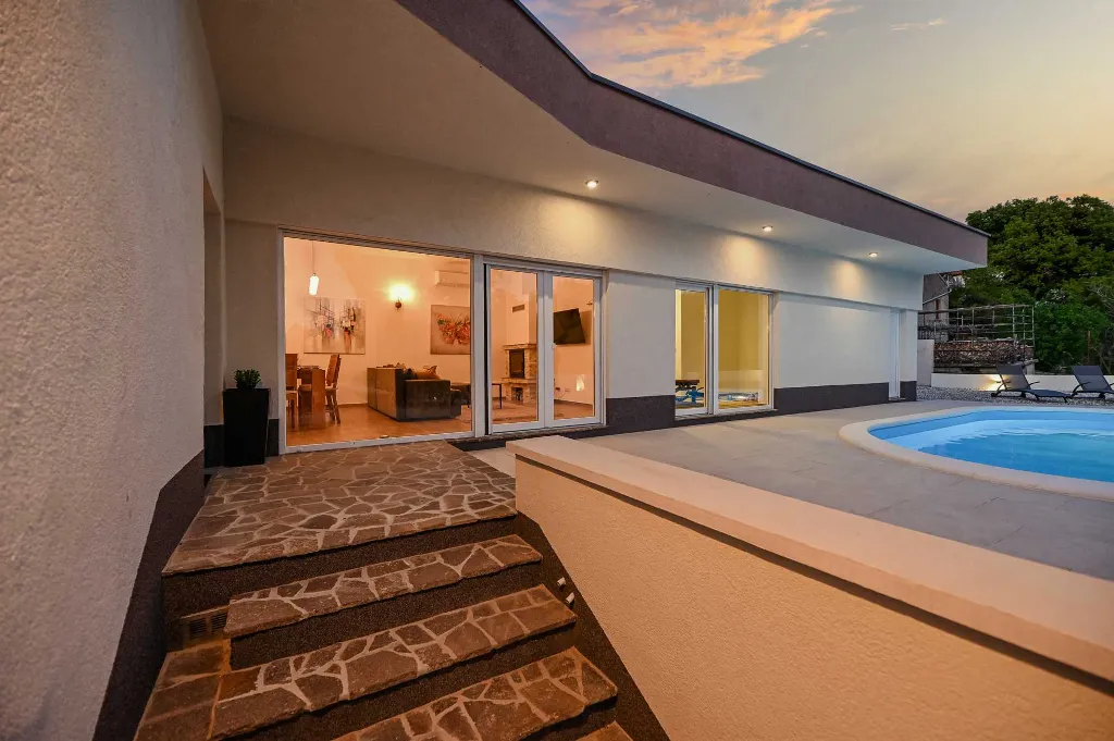 3-Bedroom Villa in Hreljin for Up to 6 Guests
