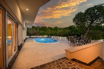 3-Bedroom Villa in Hreljin for Up to 6 Guests