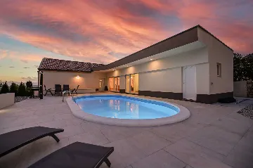 3-Bedroom Villa in Hreljin for Up to 6 Guests