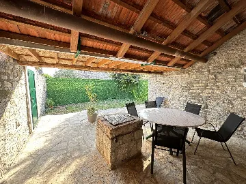 2-Bedroom Villa in Velušić with Private Pool