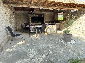 2-Bedroom Villa in Velušić with Private Pool