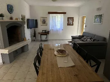 2-Bedroom Villa in Velušić with Private Pool