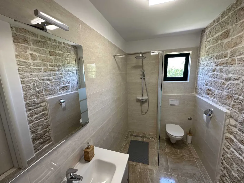 2-Bedroom Villa in Velušić with Private Pool