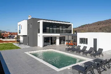 4-Bedroom Villa in Brgod for up to 8 Guests