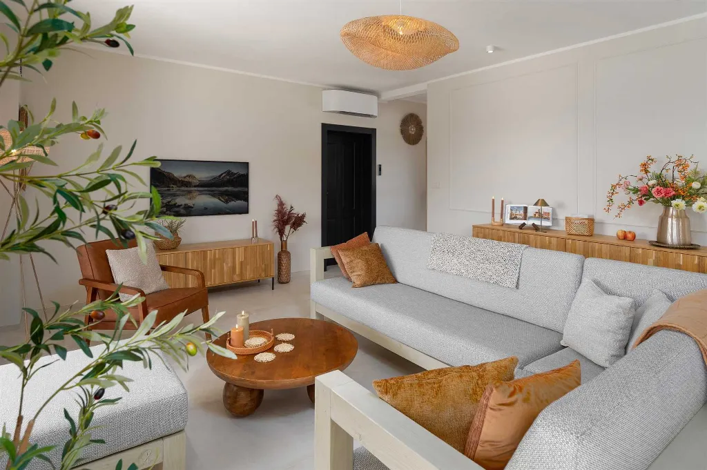 Drenje Holiday House with Sea-View Balconies