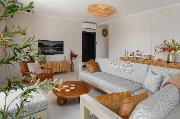 Drenje Holiday House with Sea-View Balconies